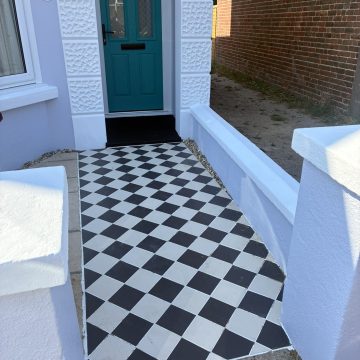 BelindaFrontGarden_002